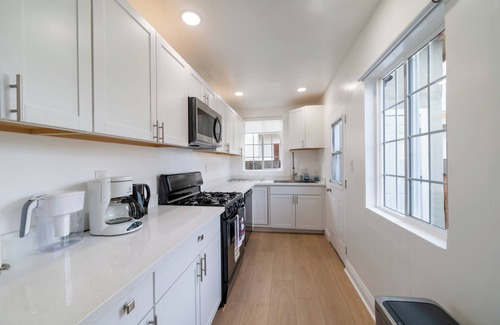 Central San Mateo House | Charming 2-bedroom house in nice San Mateo with WiFi, AC