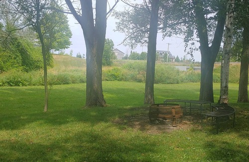 Ashfield-Colborne-Wawanosh House | Charming 2-bedroom house with AC, WiFi in welcoming Goderich