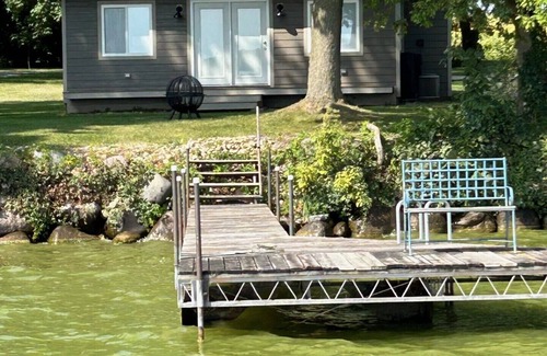 Fox Lake House | Charming 2-bedroom house ON delightful Fox Lake - all year around paradise