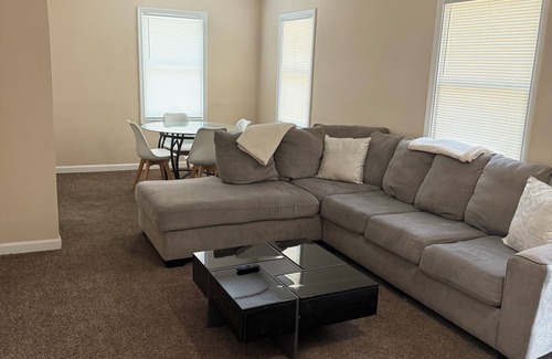 Atlanta House | Charming 2-bedroom house with WiFi, AC in beautiful Atlanta.Close to everything!