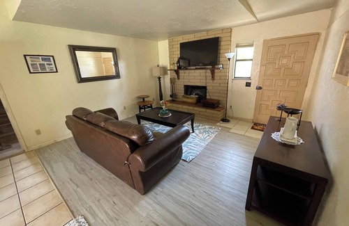 La Mesa House | Charming 2-bedroom house with WiFi and AC in tranquil La Mesa