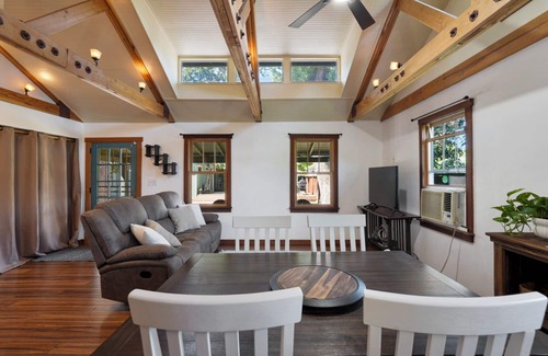 Modesto House | Charming 2-bedroom house in Modesto with AC and WiFi
