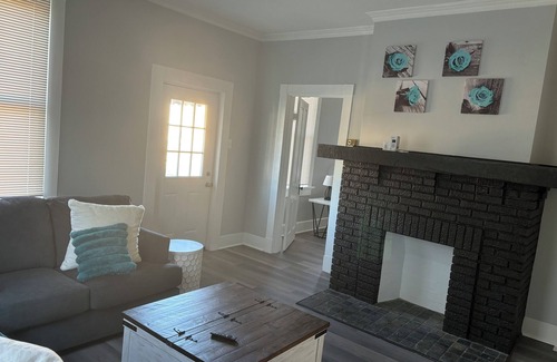 Reading House | Charming 2-bedroom house in superb Reading with WiFi, AC