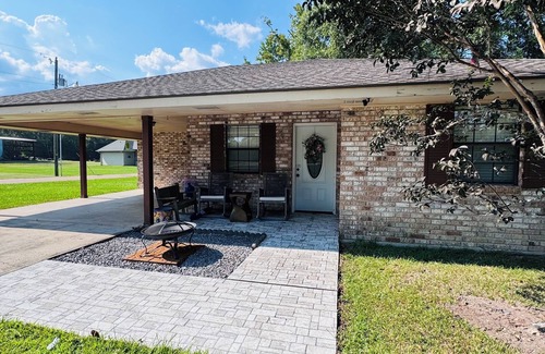 Independence House | Charming 2-bedroom house in Tickfaw with AC