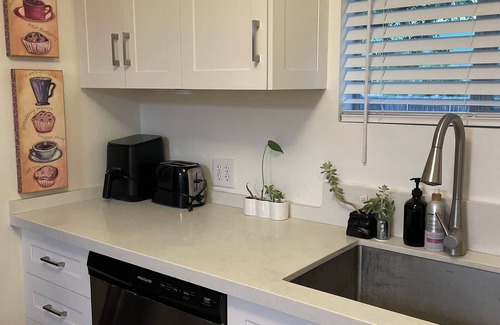 Yucaipa House | Charming 2-bedroom house in Yucaipa with WiFi, AC