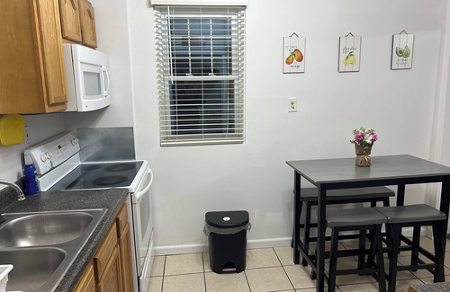 Saline House | Charming 2-bedroom house in Saline with WiFi and AC