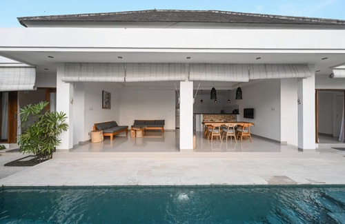 Tabanan House | Charming 2-bedroom house with AC, WiFi in wonderful Bali