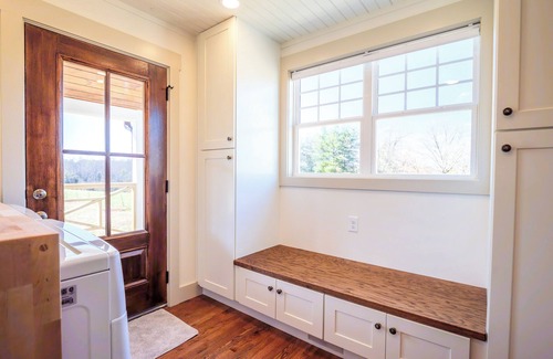 Maryville Cottage | Charming 2-bedroom + Loft cottage in Maryville Tennessee