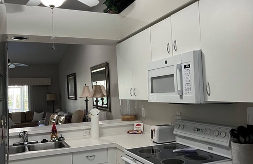 North Naples Villa | Charming 2-bedroom plus den villa in prime location North Naples close to beach