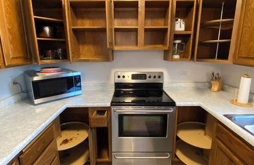Fairbanks House | Charming 2-bedroom townhouse in lovely Fairbanks with Wi-Fi and Heated Garage