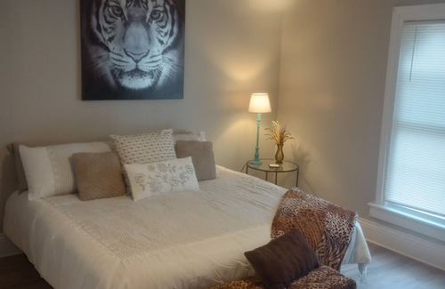 Downtown Rochester House | Charming 2-bedroom townhome with WiFi, AC in enchanting Rochester