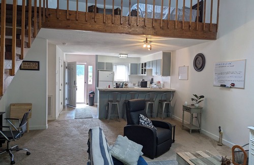 Summerton House | Charming 2-bedroom townhome with AC and WiFi in peaceful Summerton