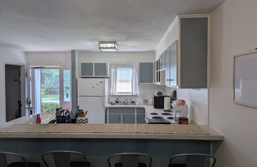 Summerton House | Charming 2-bedroom townhome with AC and WiFi in peaceful Summerton