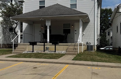 University District House | Charming 2-Bedroom Townhome with WiFi and AC in fantastic Columbus