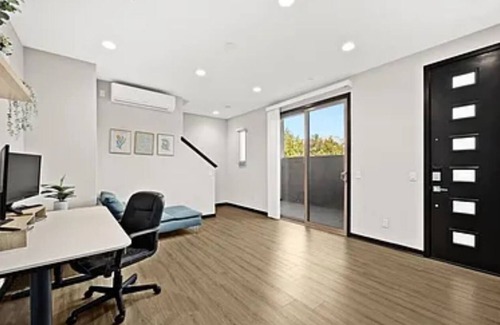 Irvine House | Charming 2-bedroom townhome with AC, WiFi in Great Park Irvine