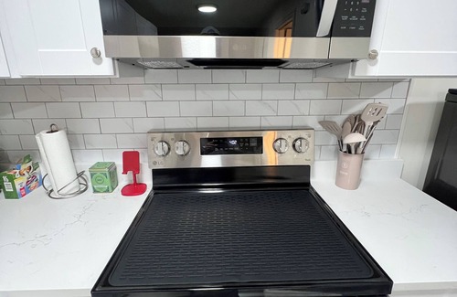 Riverdale House | Charming 2-bedroom unit in delightful area. Close to downtown and ski resorts.