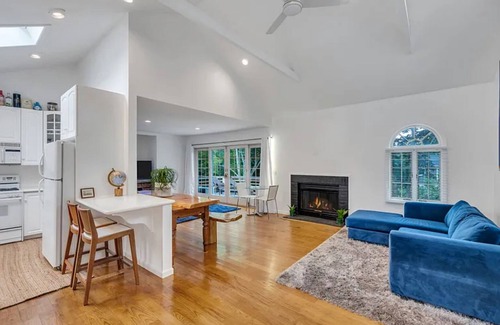 Hampton Bays House | Charming 2-bedroom renovated Eco house with WiFi, AC, in Shinnecock Hills