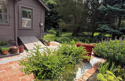 Hampton Bays Cottage | Charming 2-bedroom cottage with WiFi, AC in enjoyable Hampton BaysnWaterview