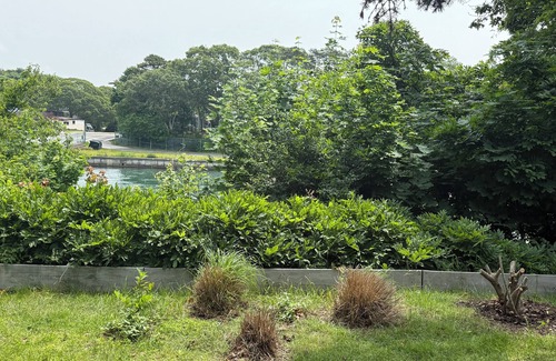 Hampton Bays Cottage | Charming 2-bedroom cottage with WiFi, AC in enjoyable Hampton BaysnWaterview