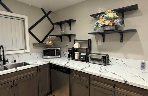 Lemon Grove House | Charming 2-bedroom house with WiFi, AC home with hotel amenities