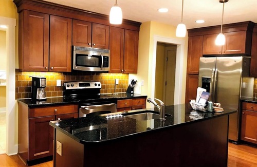 McGaheysville House | Charming 2-bedroom bungalow in Tremendous Massanutten with WiFi and fitness room