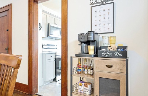 St. Joseph House | Charming 2-bedroom house with AC, WiFi in Saint Joseph