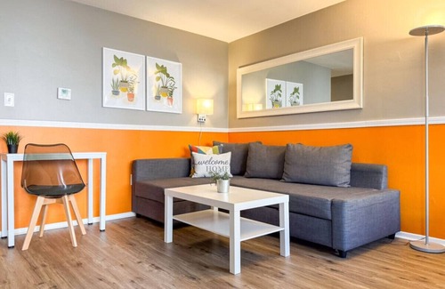 Mount Oliver Apartment | Charming 2 Bedrooms with Sofa Bed & WIFI!