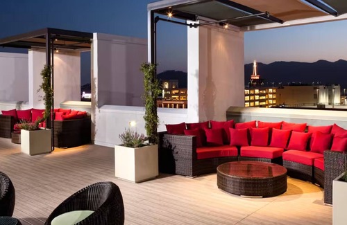 Downtown Apartment | Charming 2-BR 2-BA 4 Beds Apt in Glendale
