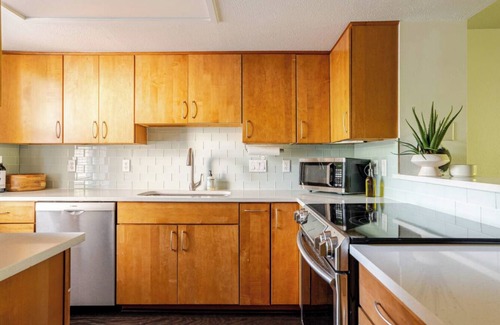 Barton Hills Condo | Charming 2 BR condo in the desired Zilker neighborhood, walk to Barton Springs