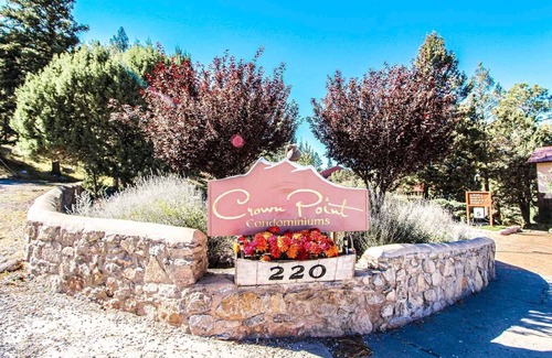 Ruidoso Condo | Charming 2 BR Retreat & Mountain Viwes