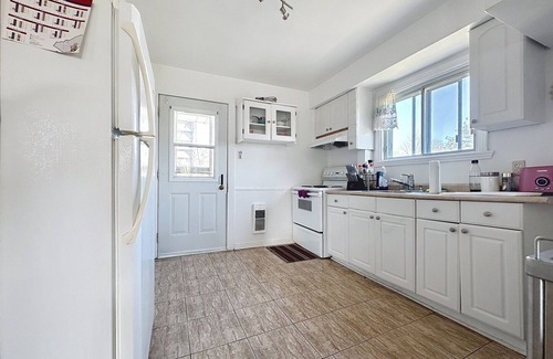 Pont-Viau Apartment | Charming 2-room apartment – ​Close to the Metro