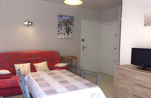 Plage d'Argeles Apartment | Charming 2-Room Apartment Near Beach, Port, and Shops - Sleeps 4