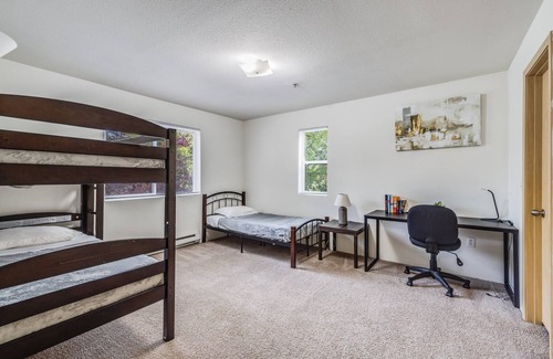Covington Apartment | Charming 2BD/2BA Retreat in Covington – Your Perfect Getaway