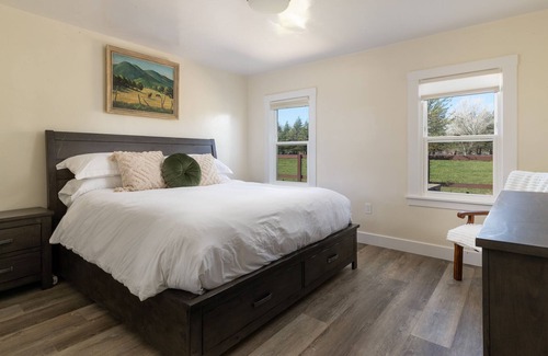 Solvang House | Charming 2bd 2br Cottage w/ Jacuzzi on Horse Ranch