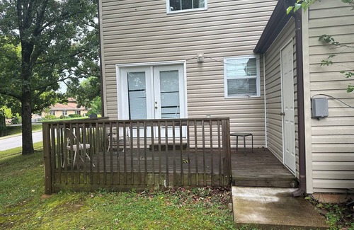 St. Robert House | Charming 2BDR: 5 Min to Fort Leonard Wood