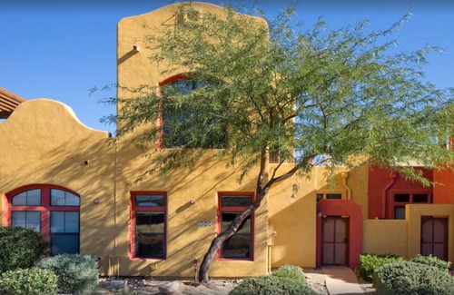 Tumacacori House | Charming 2BR-2.5BA Townhome- Access to Pool, Hot Tub & Gym