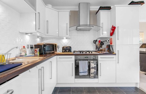 Gifford Apartment | Charming 2BR-2BA Flat next to Royal Park of Holyrood