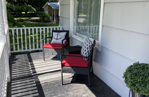Skaneateles House | Charming 3 Bdrm Home-Less than 1 mile from Village of Skaneateles-with Parking