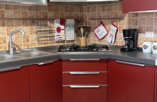 Capitana Villa | Charming 3-bedroom villa with A/C, WIFI, Steps to Beach, Parking