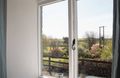 Noss Mayo House | Charming 3 Bed Barn Close to Coast, Noss Mayo, Newton Ferrers and the Beaches