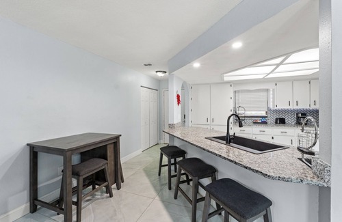 Port Richey House | Charming 3-bedroom house with AC, WiFi in amazing New Port Richey
