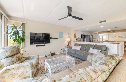 Crescent Beach Condo | Charming 3-bedroom oceanfront condo in beautiful Crescent beach- New Rental!