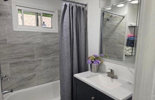 Bloomfield House | Charming 3 bedroom 2 bath home in Bloomfield with wishing well