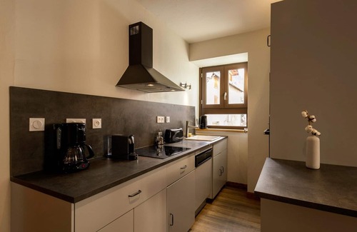 Valloire Apartment | Charming 3-Bedroom Apartment for 6, South-West Facing, 4* in Valloire Center