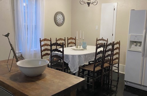 Bellville Cottage | Charming 3-bedroom country cottage on a nSmall pond