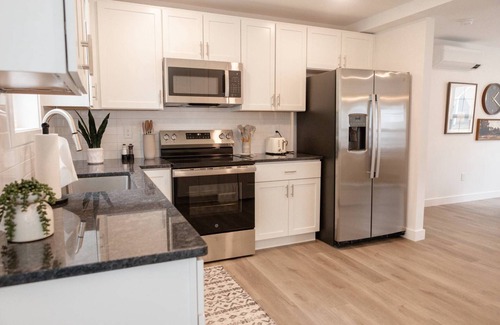 Jaffrey Condo | Charming 3-bedroom condo in peaceful Jaffrey with AC