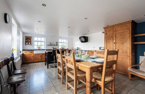 Chepstow Cottage | Charming 3-bedroom cottage in historic Chepstow