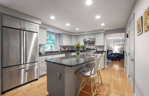 Kennebunk House | Charming 3 bedroom fully equipped house near Dock Square & Mother's Beach