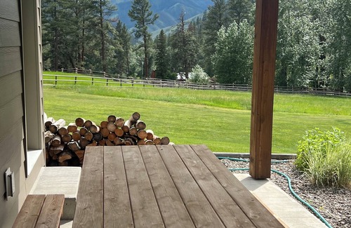 Gibbonsville House | Charming 3-bedroom house in beautiful North Fork, ID