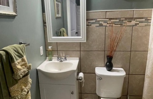Rockingham House | Charming 3-bedroom house with AC and WiFi in peaceful Rockingham